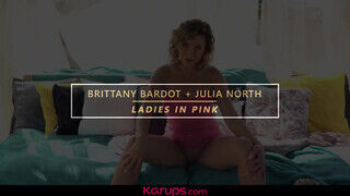 Brittany Bardot és Julia North a szexy érett nők