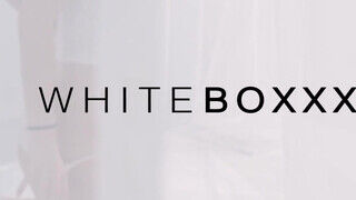 WHITEBOXXX - Tiffany Tatum rendesen kinyalva