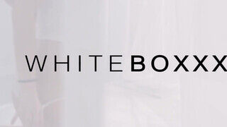 WHITEBOXXX - csodaszép, csinos gádzsi az ágyban