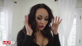 MILFED - Crystal Rush a szexy orosz milf