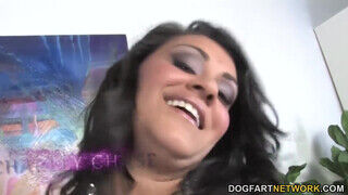 Charley Chase a szenvedélyes spanyol milf