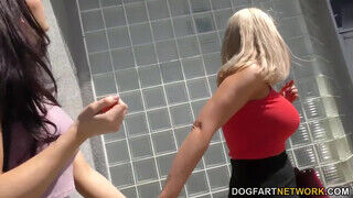 Brooklyn Chase és Chanel Preston fenékbe reszelve