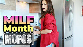 MOFOS - Mandy Flores ánusza megkúrelva