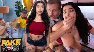 Piszkos jóga tanár beleélvez a barátnőjébe a szomszéd szobában