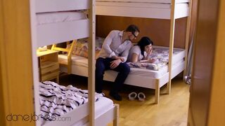 Lady Dee forró tinédzser kalandja könyörtelen akcióval