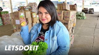 Pufóka latina milf vaginája mélyen megkefélve xiomarától