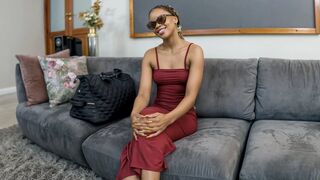 Amatőr keni csaj elveszti az ösztönét, mikor előhúzom gigászi kíméletlen faszomat