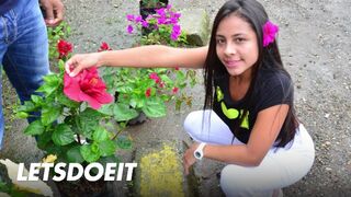 A csoki hajú argentin milf-et utcai vadászatban szerezzük be mély dugásra