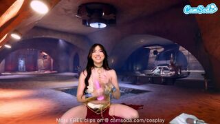 Princess Leia cosplayban élvezi a óriási cickós csoki szépség játékát