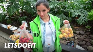 Latina milf mary gomez arcára spriccel a forró dugás után