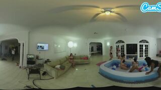 Forró tinédzser latinák olajos lezbi birkózása hatalmas fenekű nevelő testvéreikkel vr-ben