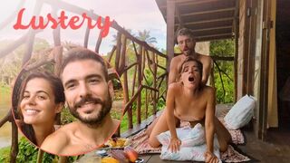 Lenyűgöző latin amatőrök szeretkeznek az amazonasban