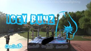 Forró fantasy harc termetes tőgyes tinédzser bombázókkal