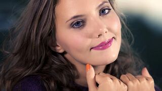 Katya Clover és Mango A forró lágy ölelése