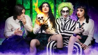 Beetlejuice xxx paródia: Aryana Starr csábítja a tinédzser farkát a pokoli partin